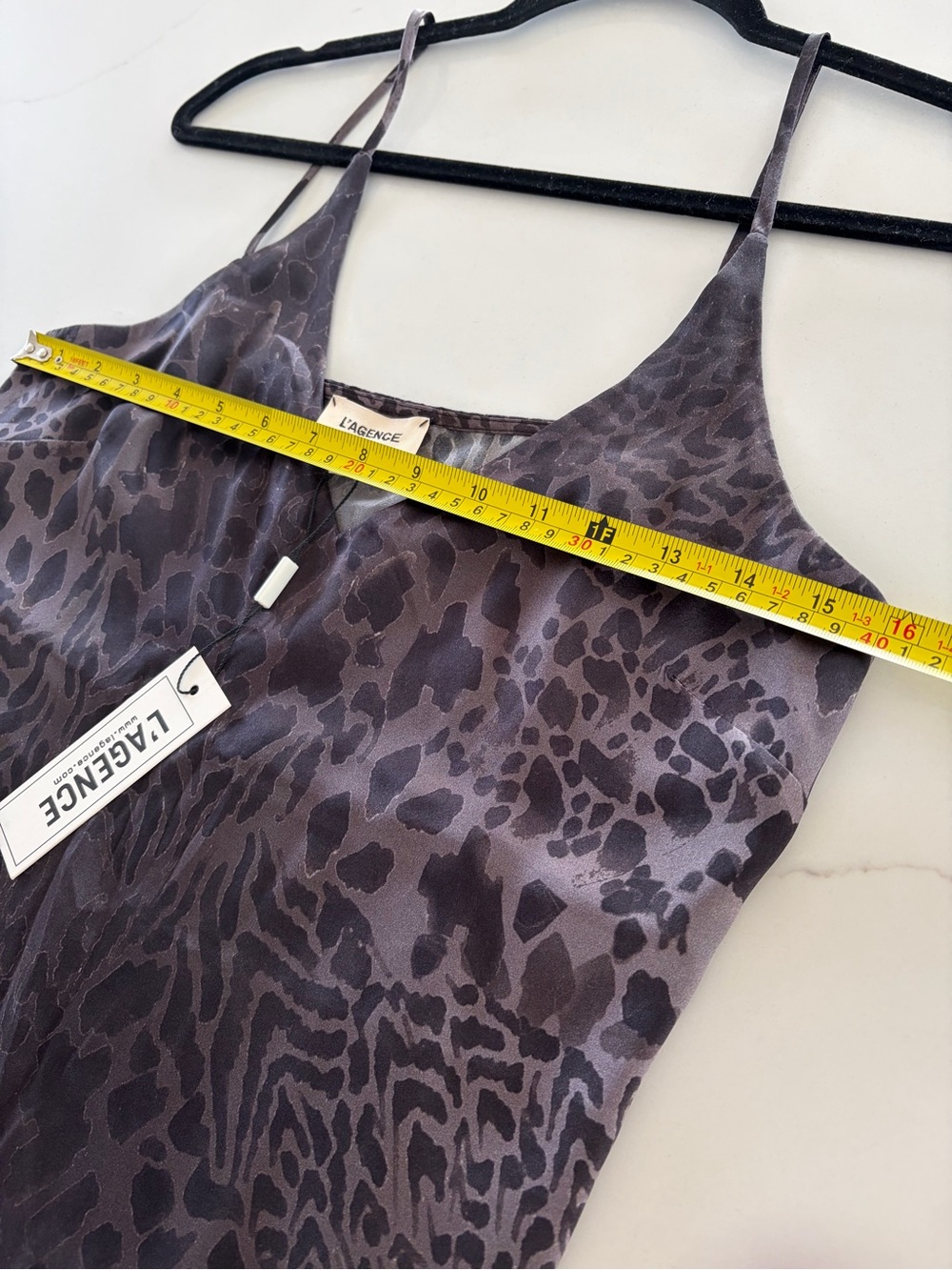 L'AGENCE 100% Silk Charmeuse Black & Grey Leopard Print V-Neck Camisole Size XS - Picture 8 of 9
